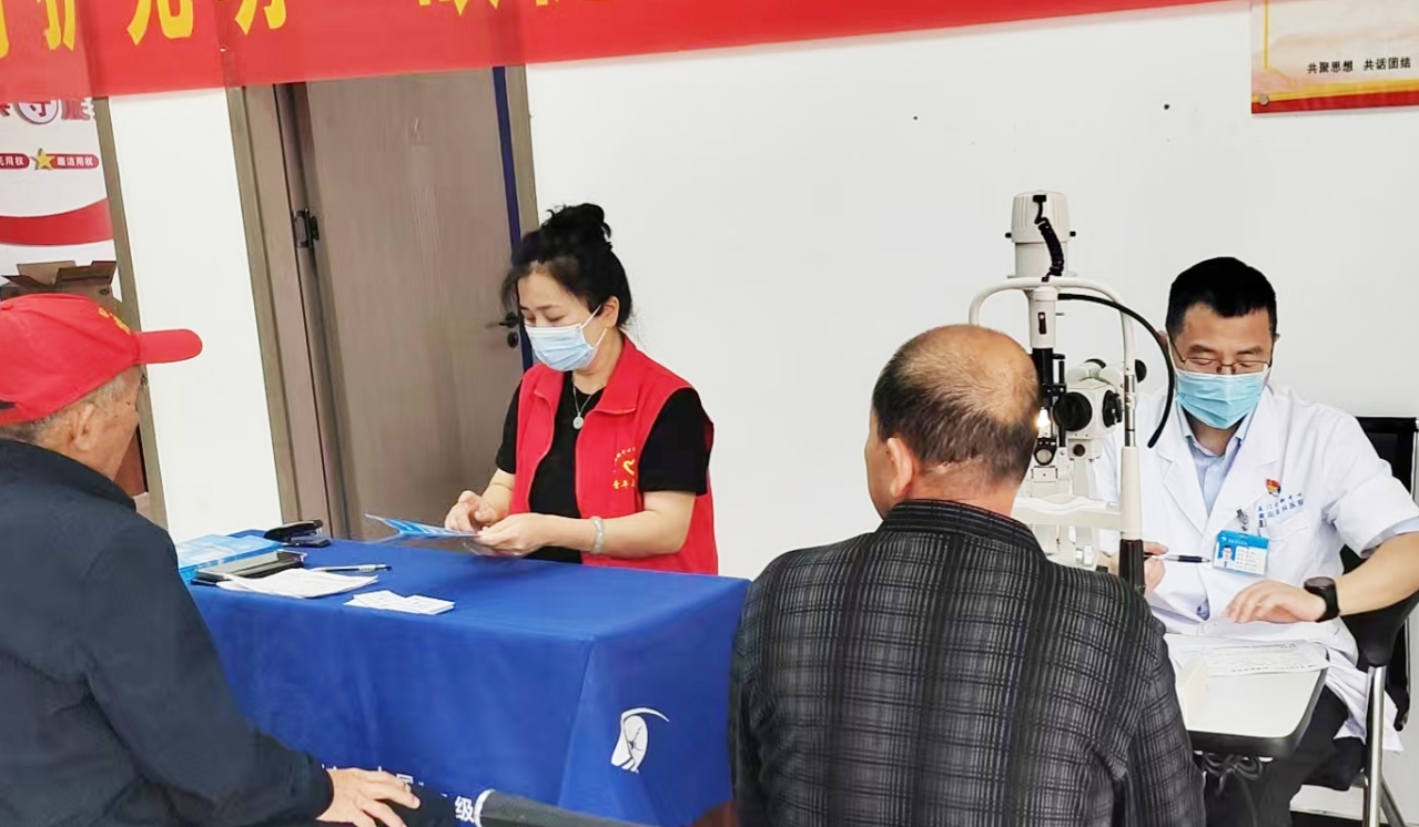 莆田眼科醫(yī)院"關(guān)愛老兵·守護(hù)光明"眼健康公益活動在行動